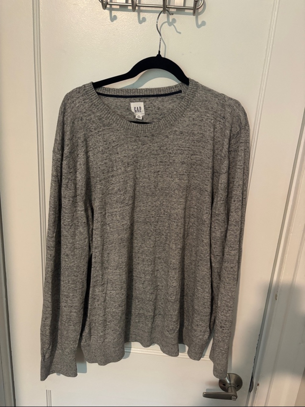 GAP Men’s Heather Gray Crewneck Pullover